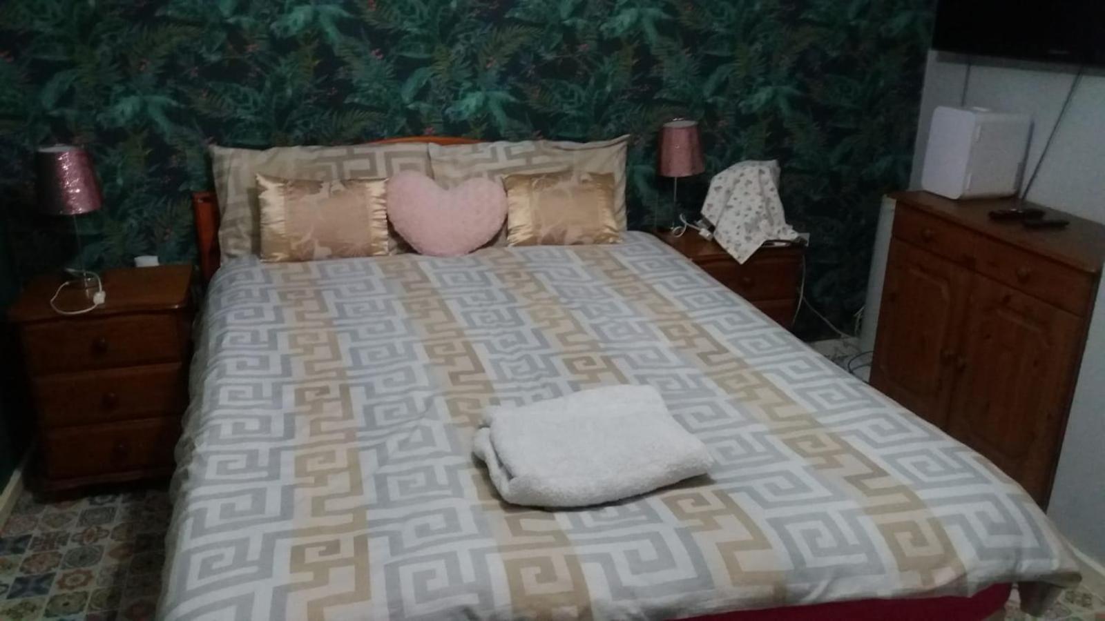 Spacious Double Room Located Within Walking Distance To Seaside And Town Dover Exterior photo